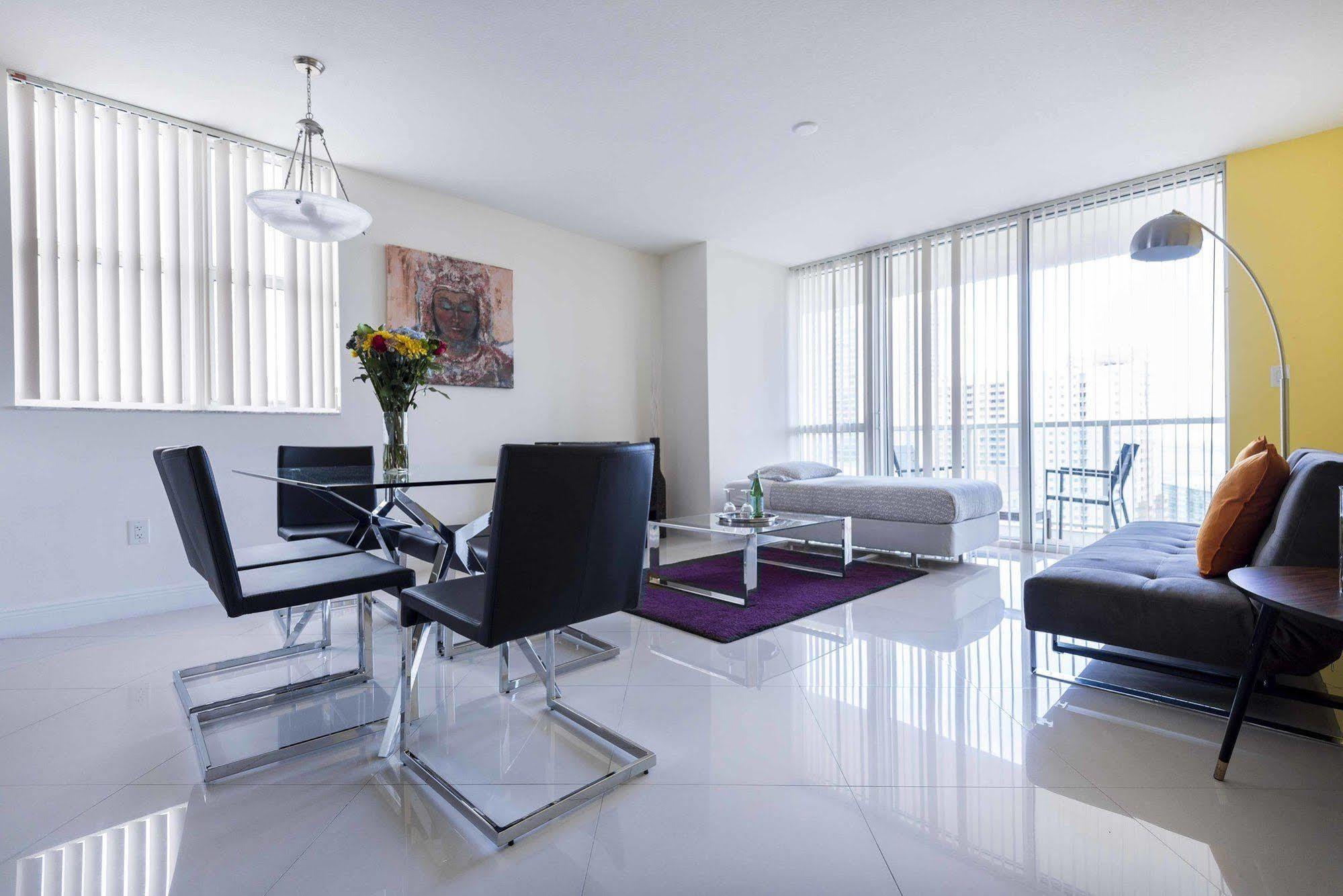 Dharma Home Suites Miami At Brickell Екстериор снимка